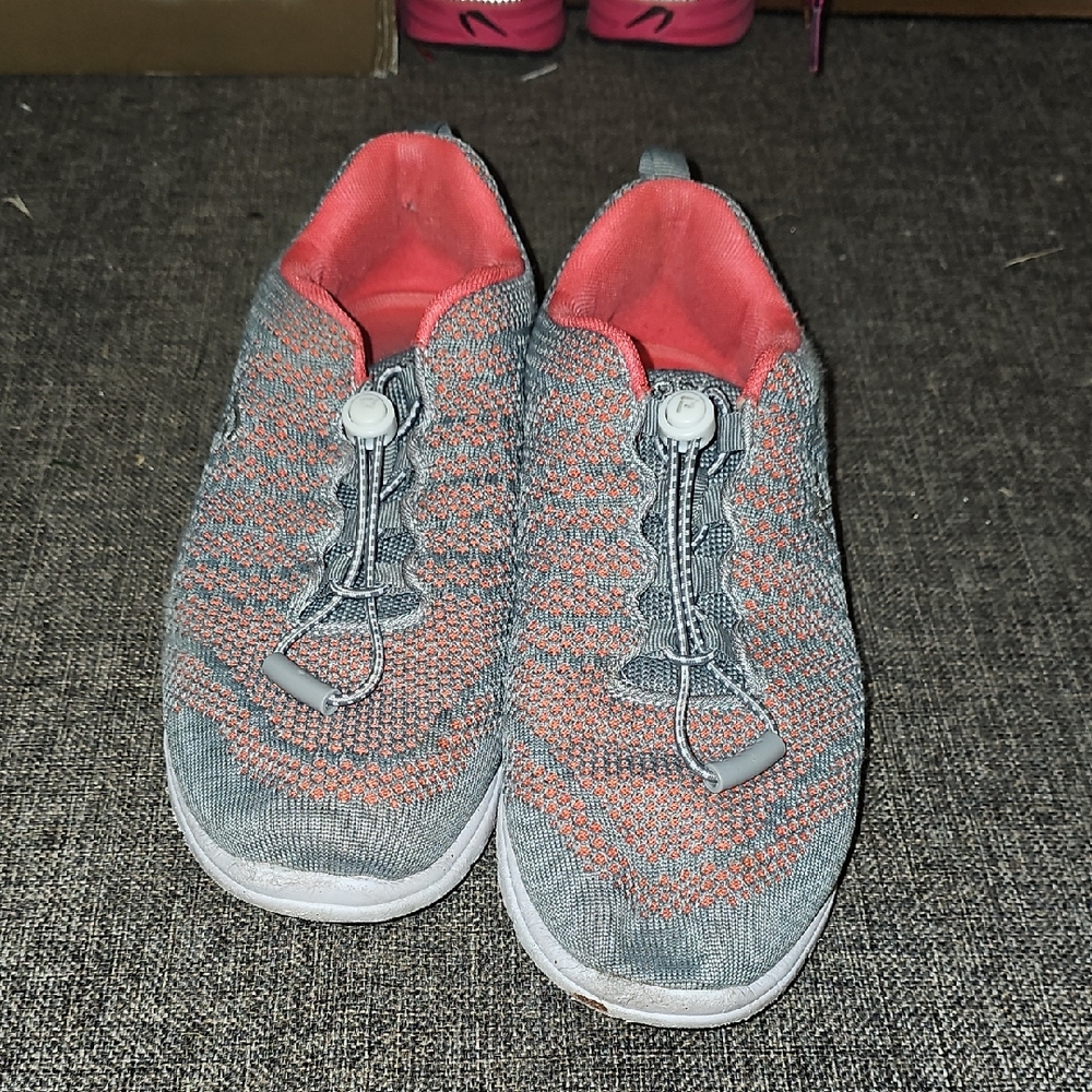 Propét Womens Travel Walker Evo Slip On Shoes Grey/Coral 9.5